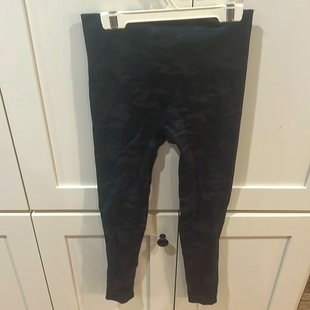 Spanx EcoCare Seamless Leggings in black camo.